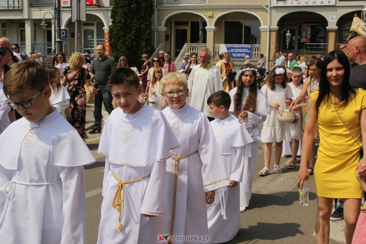 Boże Ciało 2024 - procesja w parafii pw. św. Antoniego Padewskiego w Ostrołęce [30.05.2024] - zdjęcie #140 - eOstroleka.pl