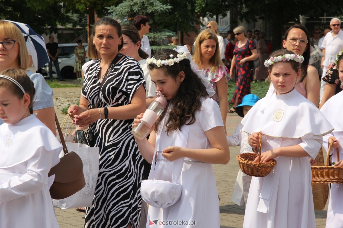 Boże Ciało 2024 - procesja w parafii pw. św. Antoniego Padewskiego w Ostrołęce [30.05.2024] - zdjęcie #132 - eOstroleka.pl