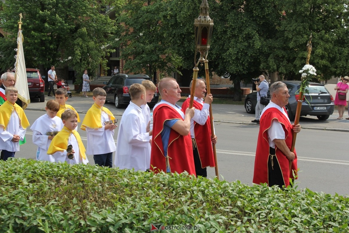 Boże Ciało 2024 - procesja w parafii pw. św. Antoniego Padewskiego w Ostrołęce [30.05.2024] - zdjęcie #100 - eOstroleka.pl