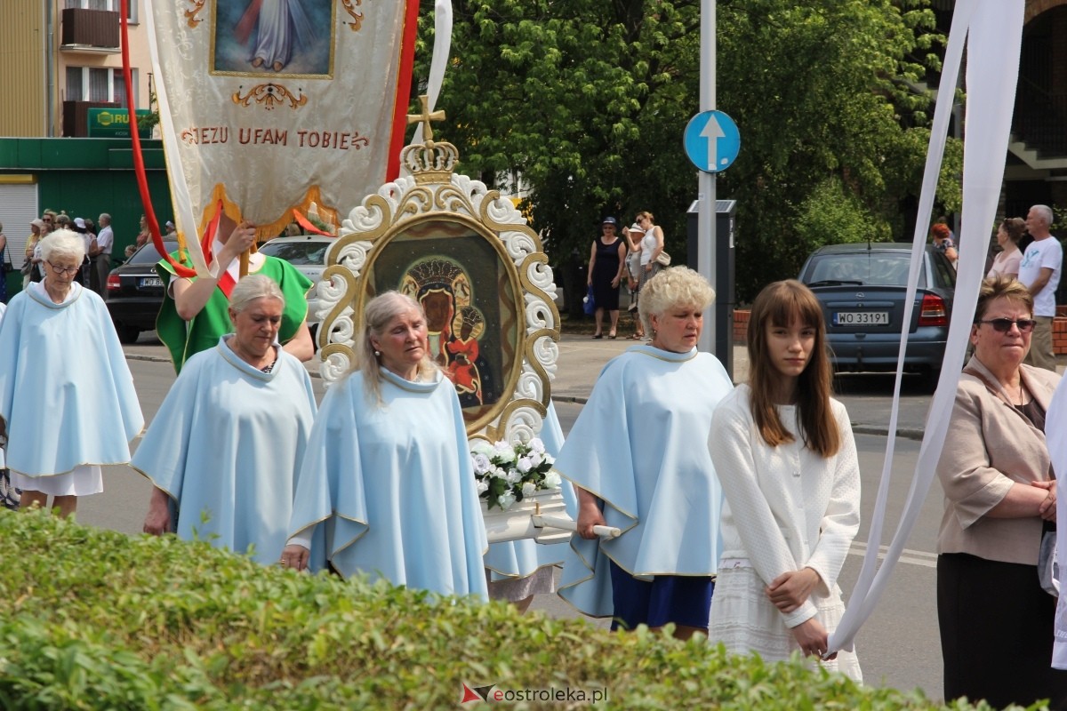 Boże Ciało 2024 - procesja w parafii pw. św. Antoniego Padewskiego w Ostrołęce [30.05.2024] - zdjęcie #154 - eOstroleka.pl