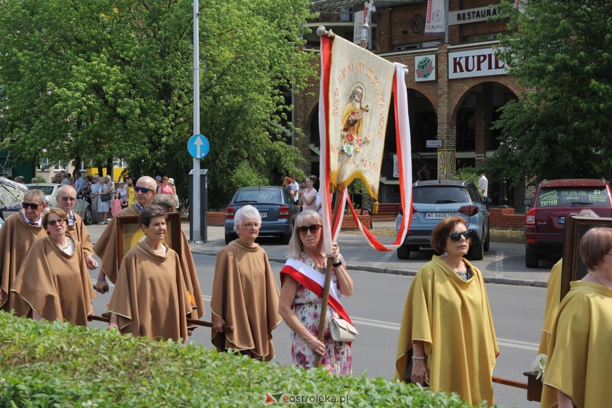 Boże Ciało 2024 - procesja w parafii pw. św. Antoniego Padewskiego w Ostrołęce [30.05.2024] - zdjęcie #147 - eOstroleka.pl