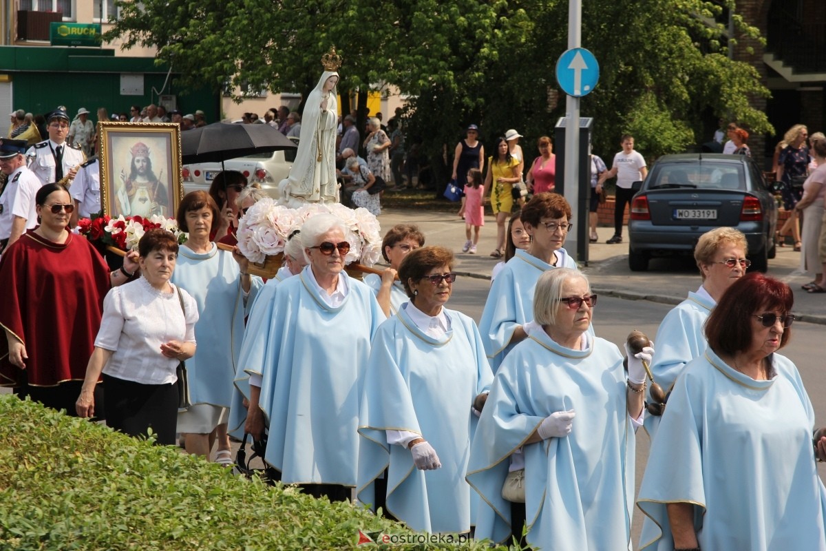 Boże Ciało 2024 - procesja w parafii pw. św. Antoniego Padewskiego w Ostrołęce [30.05.2024] - zdjęcie #135 - eOstroleka.pl