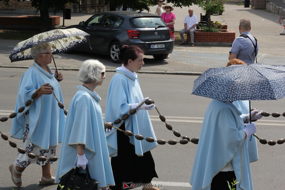 Boże Ciało 2024 - procesja w parafii pw. św. Antoniego Padewskiego w Ostrołęce [30.05.2024] - zdjęcie #129 - eOstroleka.pl