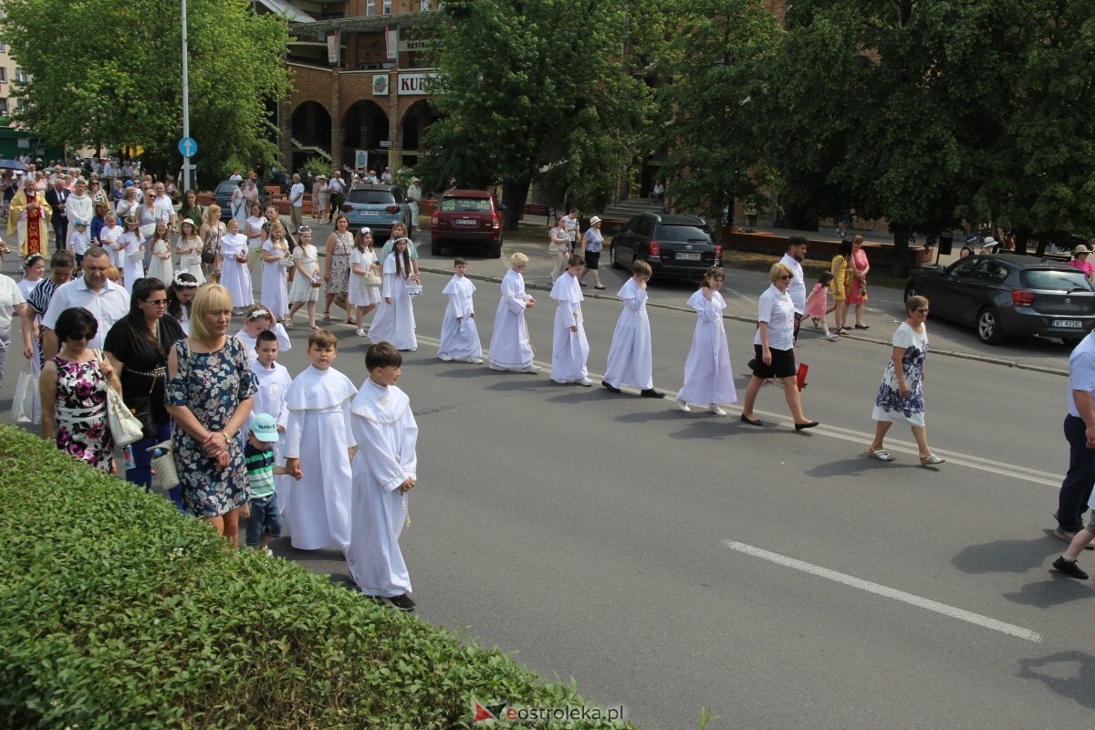 Boże Ciało 2024 - procesja w parafii pw. św. Antoniego Padewskiego w Ostrołęce [30.05.2024] - zdjęcie #93 - eOstroleka.pl