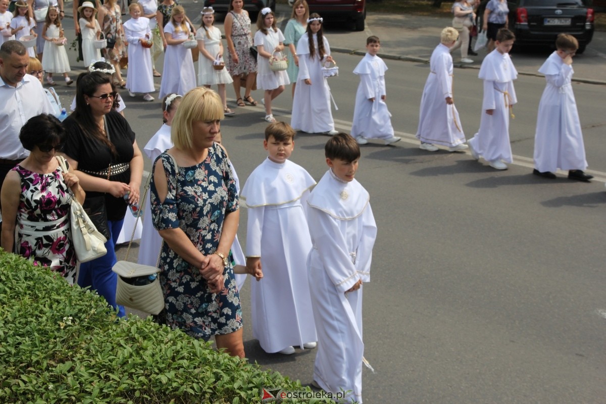 Boże Ciało 2024 - procesja w parafii pw. św. Antoniego Padewskiego w Ostrołęce [30.05.2024] - zdjęcie #92 - eOstroleka.pl