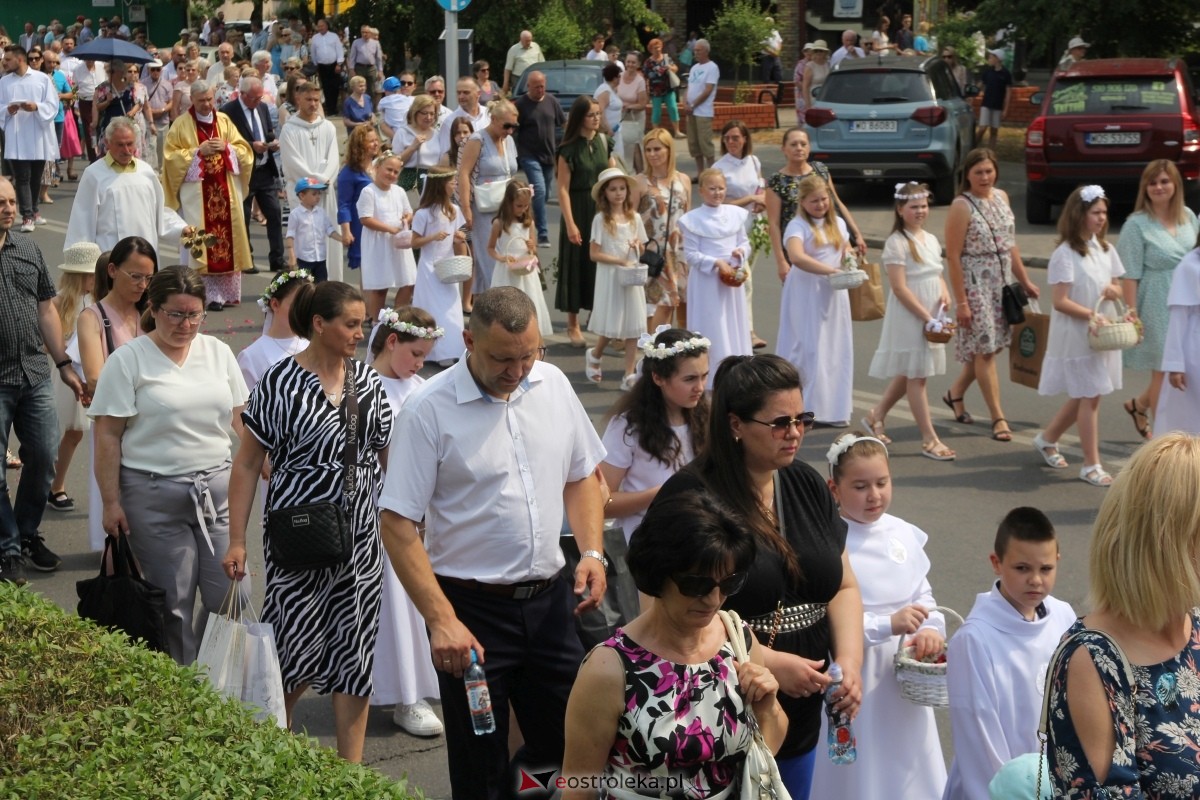 Boże Ciało 2024 - procesja w parafii pw. św. Antoniego Padewskiego w Ostrołęce [30.05.2024] - zdjęcie #91 - eOstroleka.pl