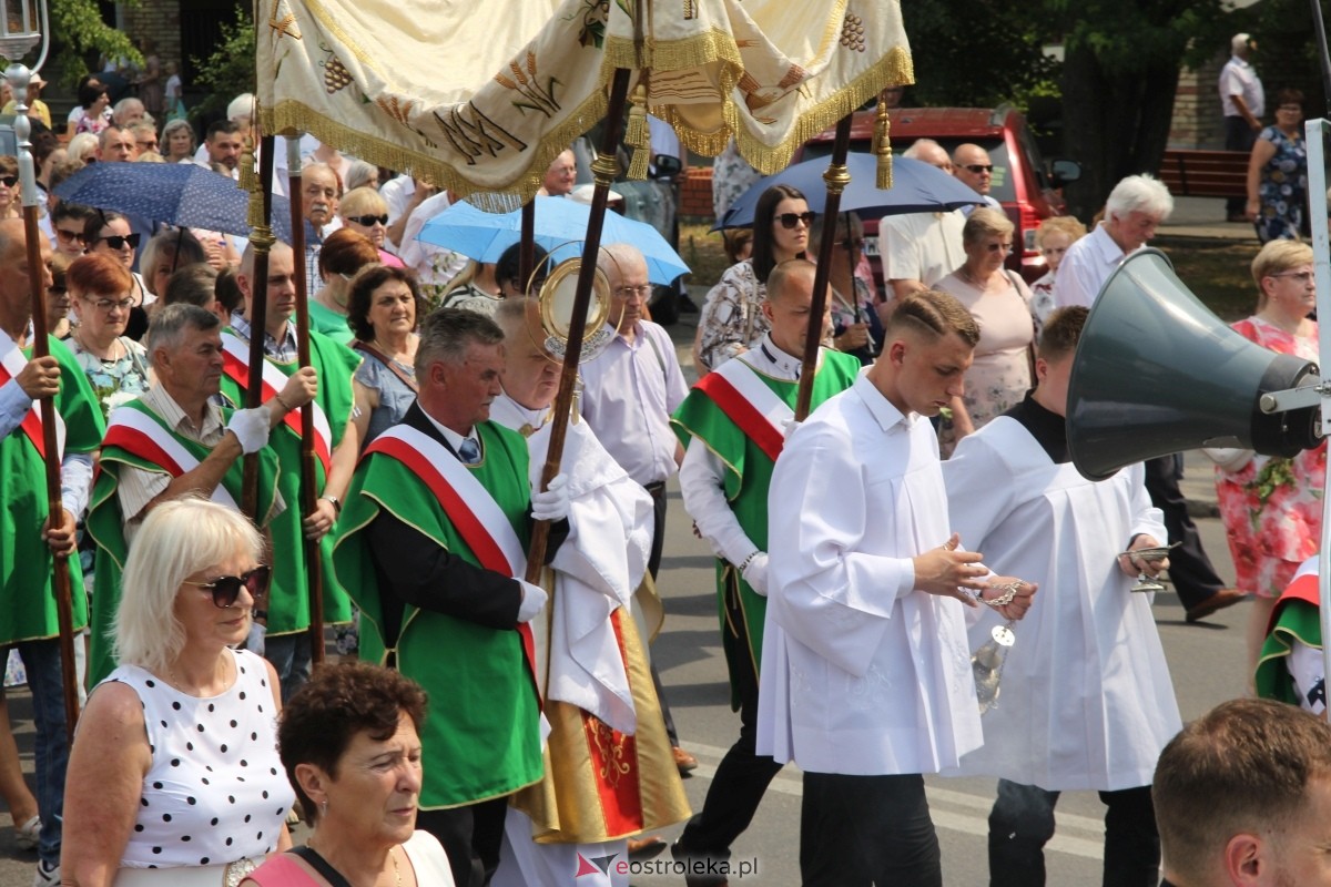 Boże Ciało 2024 - procesja w parafii pw. św. Antoniego Padewskiego w Ostrołęce [30.05.2024] - zdjęcie #73 - eOstroleka.pl