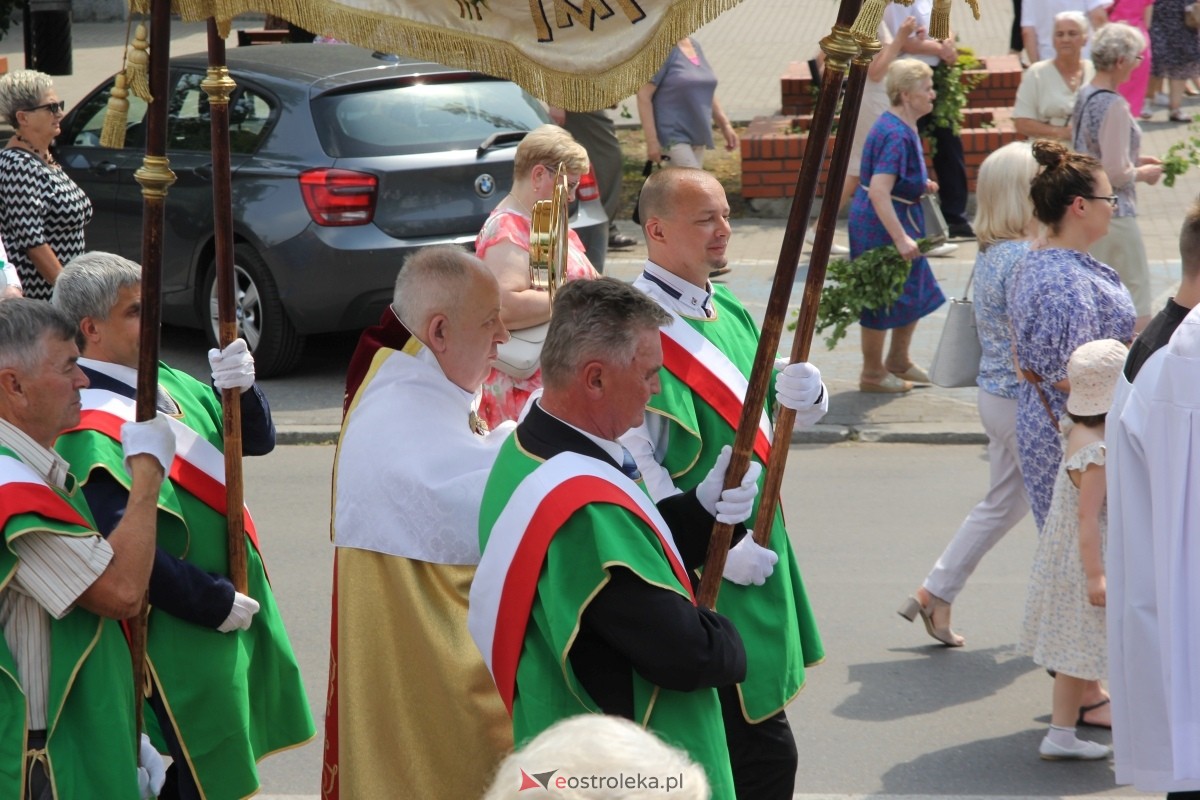 Boże Ciało 2024 - procesja w parafii pw. św. Antoniego Padewskiego w Ostrołęce [30.05.2024] - zdjęcie #61 - eOstroleka.pl