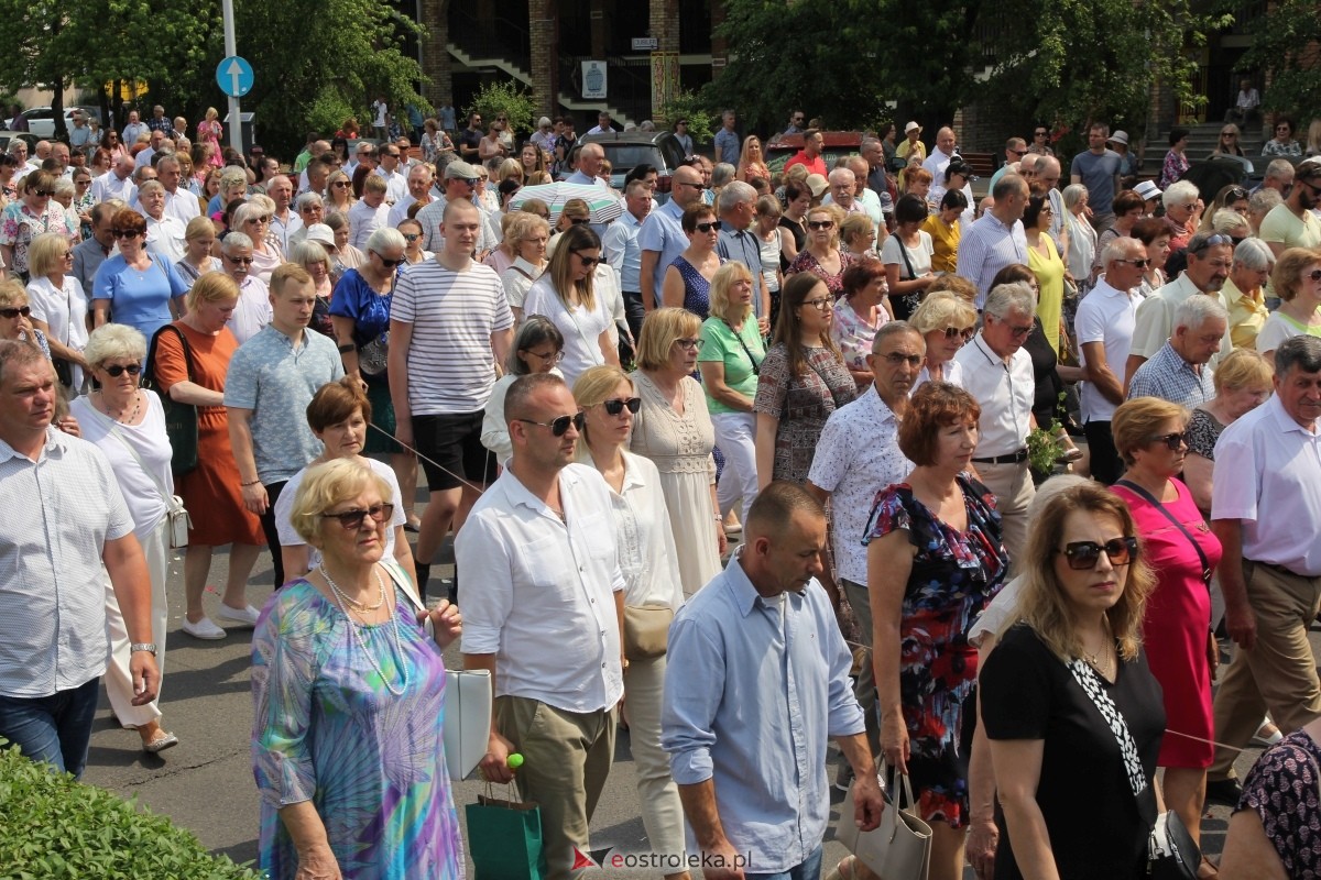 Boże Ciało 2024 - procesja w parafii pw. św. Antoniego Padewskiego w Ostrołęce [30.05.2024] - zdjęcie #80 - eOstroleka.pl
