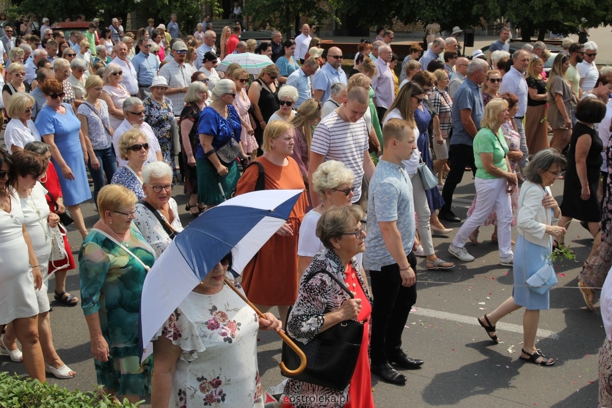 Boże Ciało 2024 - procesja w parafii pw. św. Antoniego Padewskiego w Ostrołęce [30.05.2024] - zdjęcie #66 - eOstroleka.pl