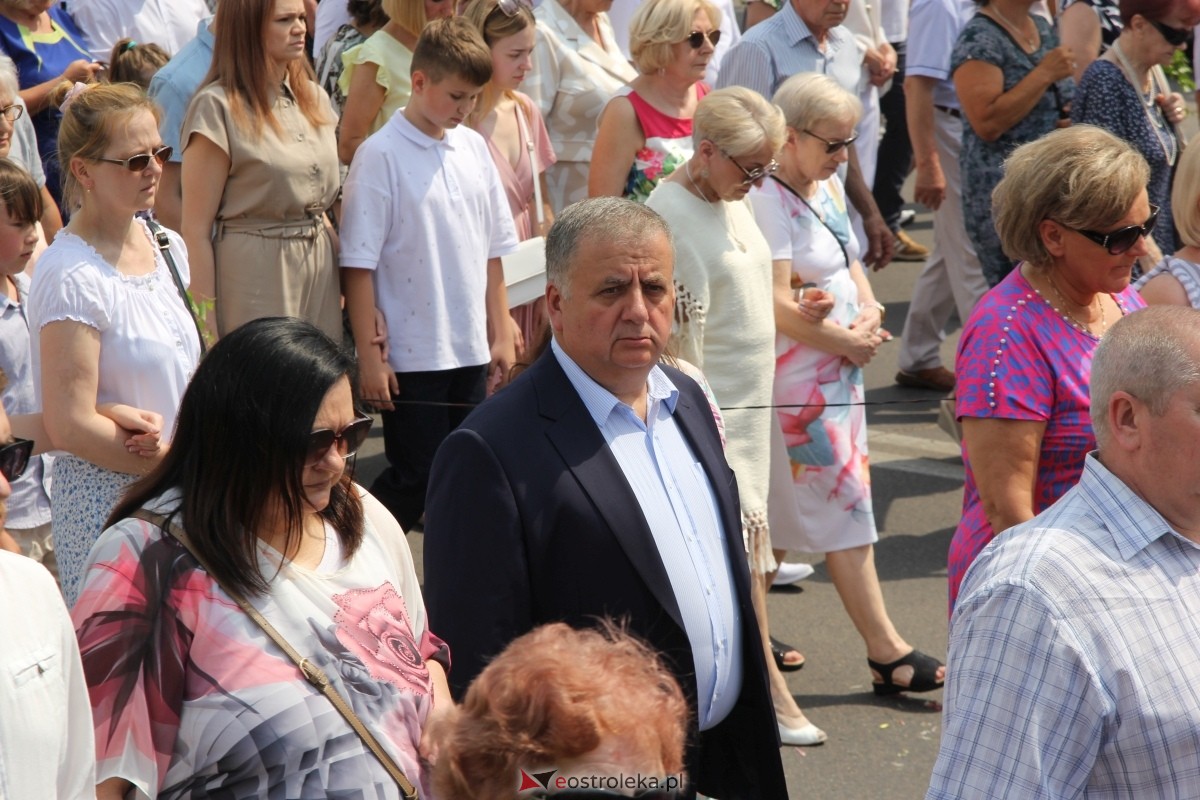 Boże Ciało 2024 - procesja w parafii pw. św. Antoniego Padewskiego w Ostrołęce [30.05.2024] - zdjęcie #42 - eOstroleka.pl