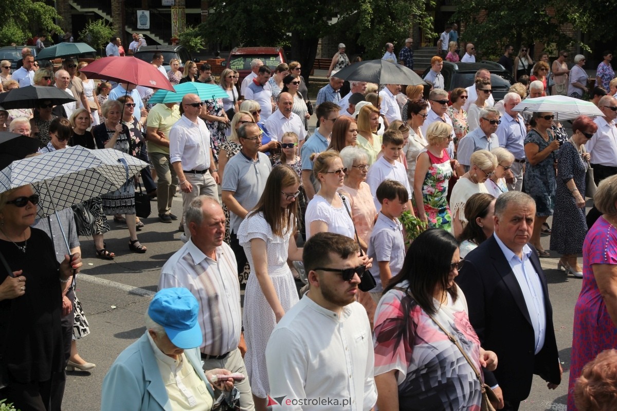 Boże Ciało 2024 - procesja w parafii pw. św. Antoniego Padewskiego w Ostrołęce [30.05.2024] - zdjęcie #41 - eOstroleka.pl