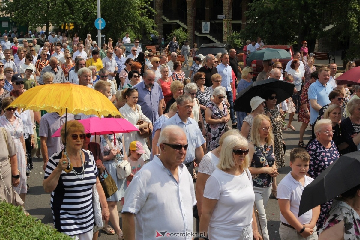 Boże Ciało 2024 - procesja w parafii pw. św. Antoniego Padewskiego w Ostrołęce [30.05.2024] - zdjęcie #38 - eOstroleka.pl
