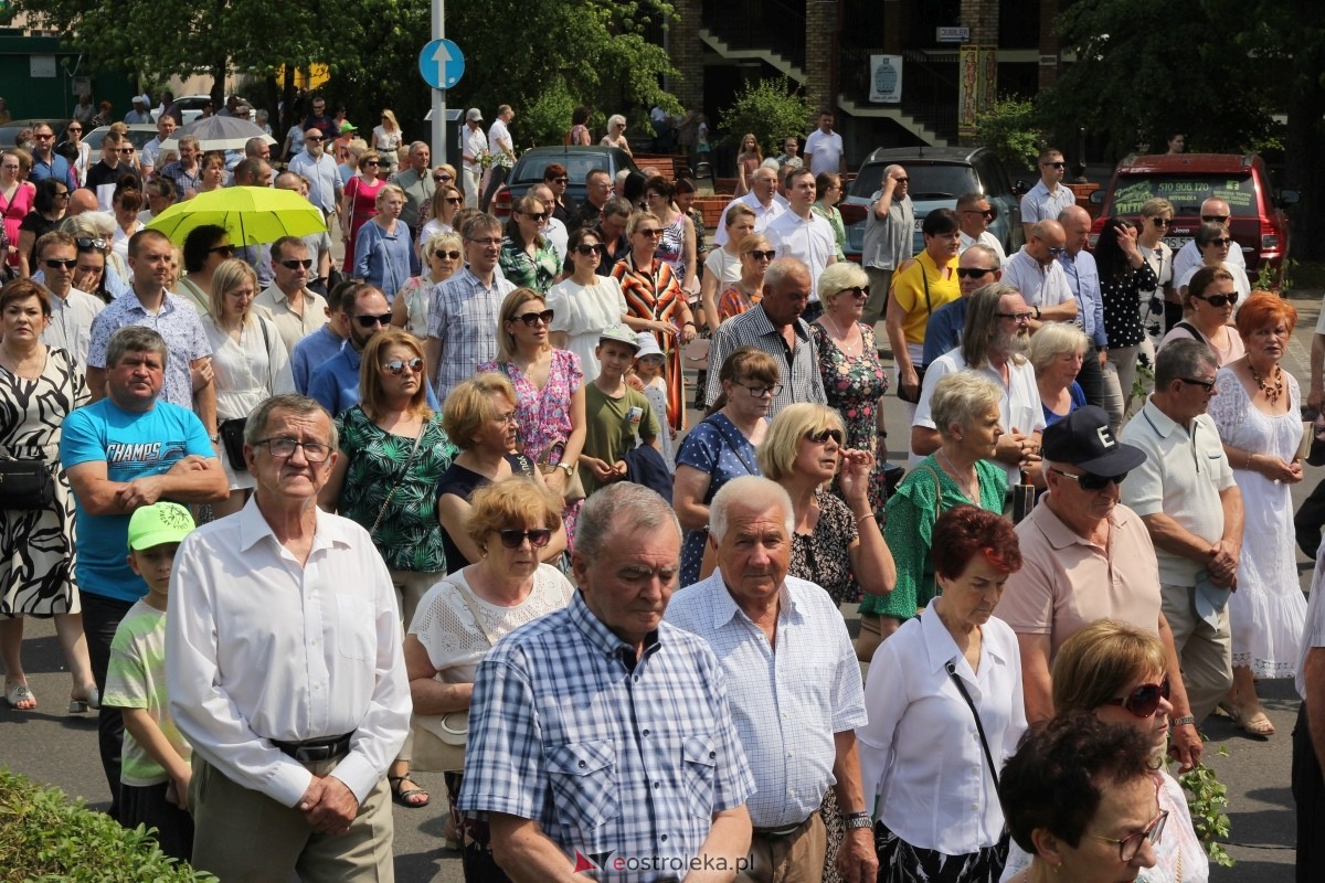 Boże Ciało 2024 - procesja w parafii pw. św. Antoniego Padewskiego w Ostrołęce [30.05.2024] - zdjęcie #33 - eOstroleka.pl