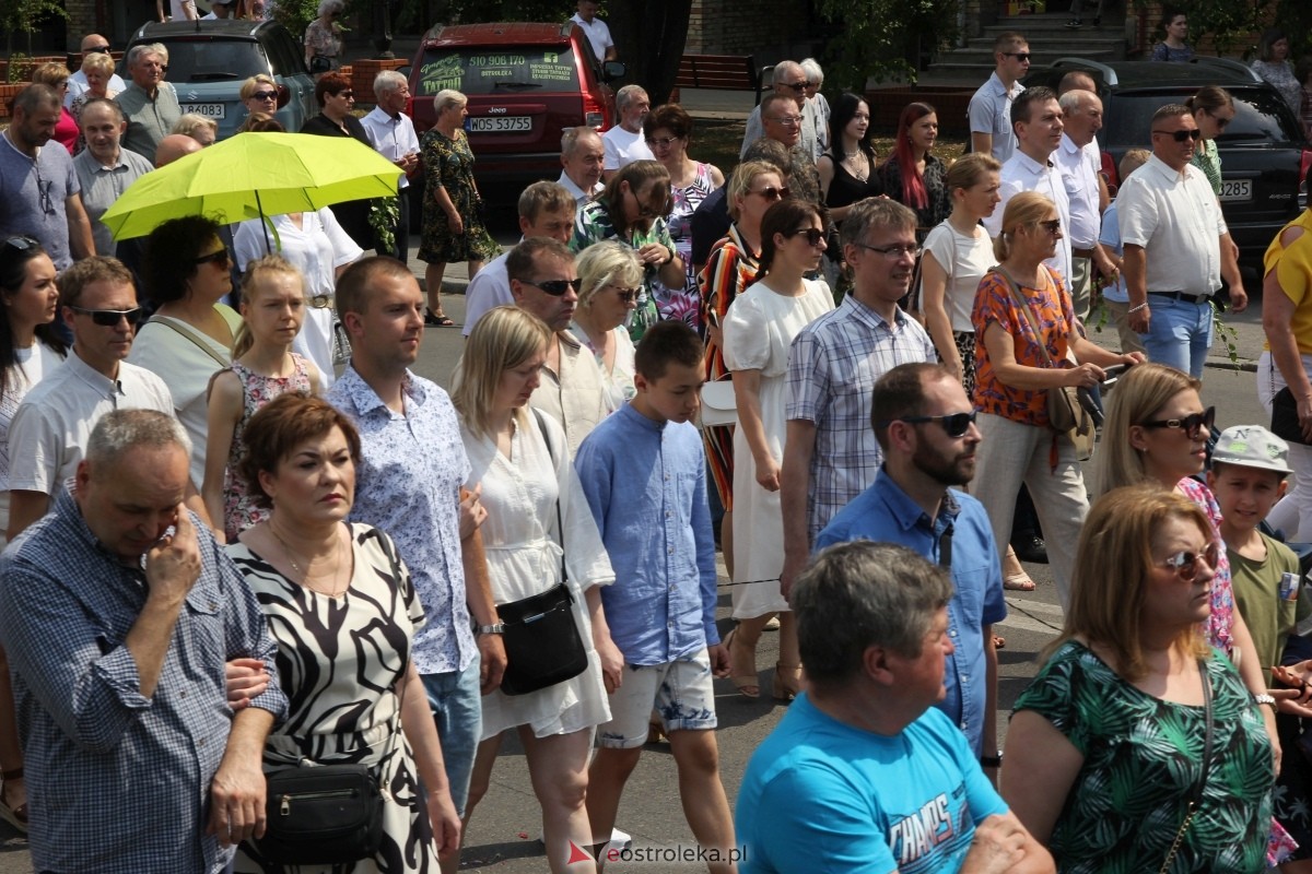 Boże Ciało 2024 - procesja w parafii pw. św. Antoniego Padewskiego w Ostrołęce [30.05.2024] - zdjęcie #27 - eOstroleka.pl