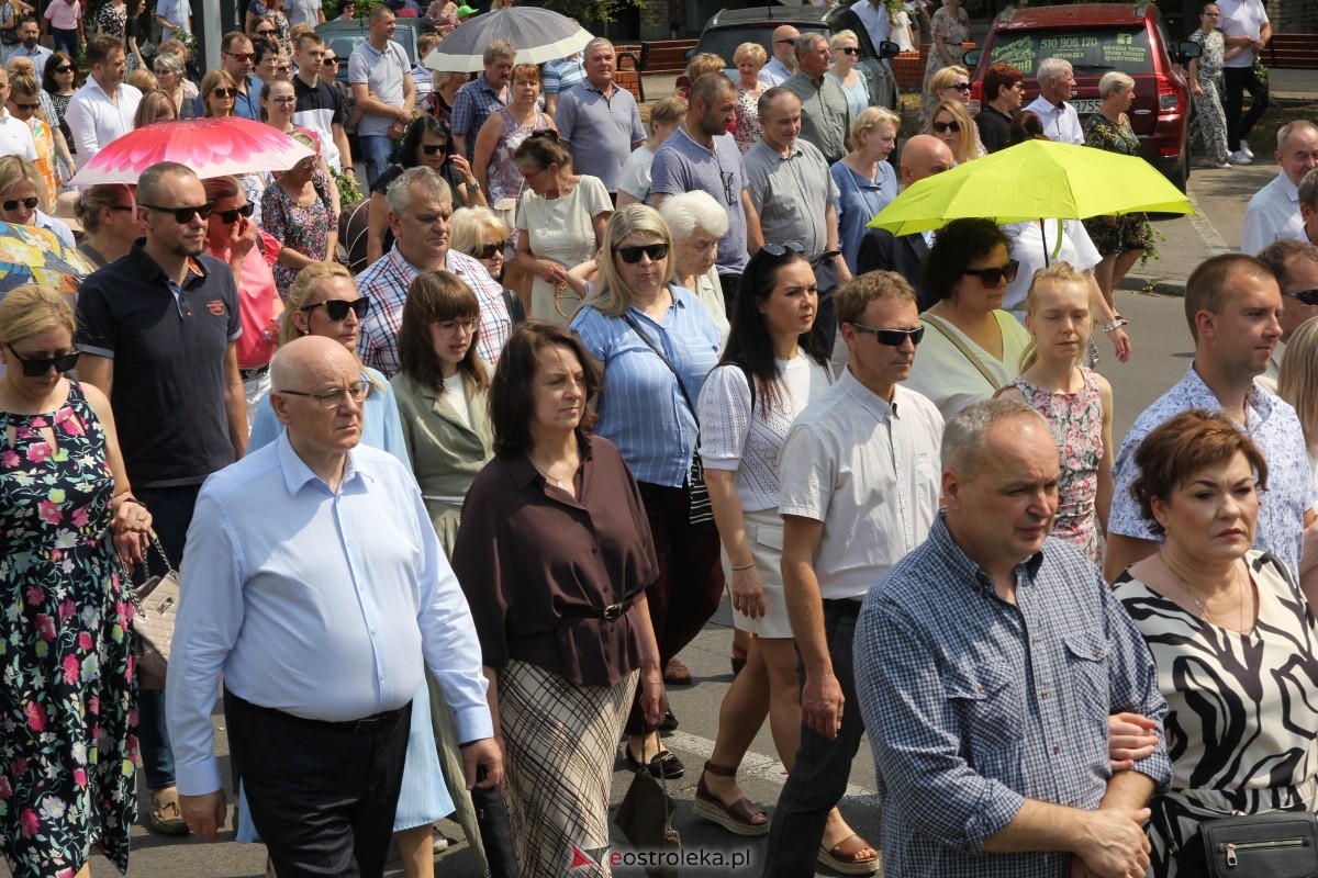 Boże Ciało 2024 - procesja w parafii pw. św. Antoniego Padewskiego w Ostrołęce [30.05.2024] - zdjęcie #26 - eOstroleka.pl