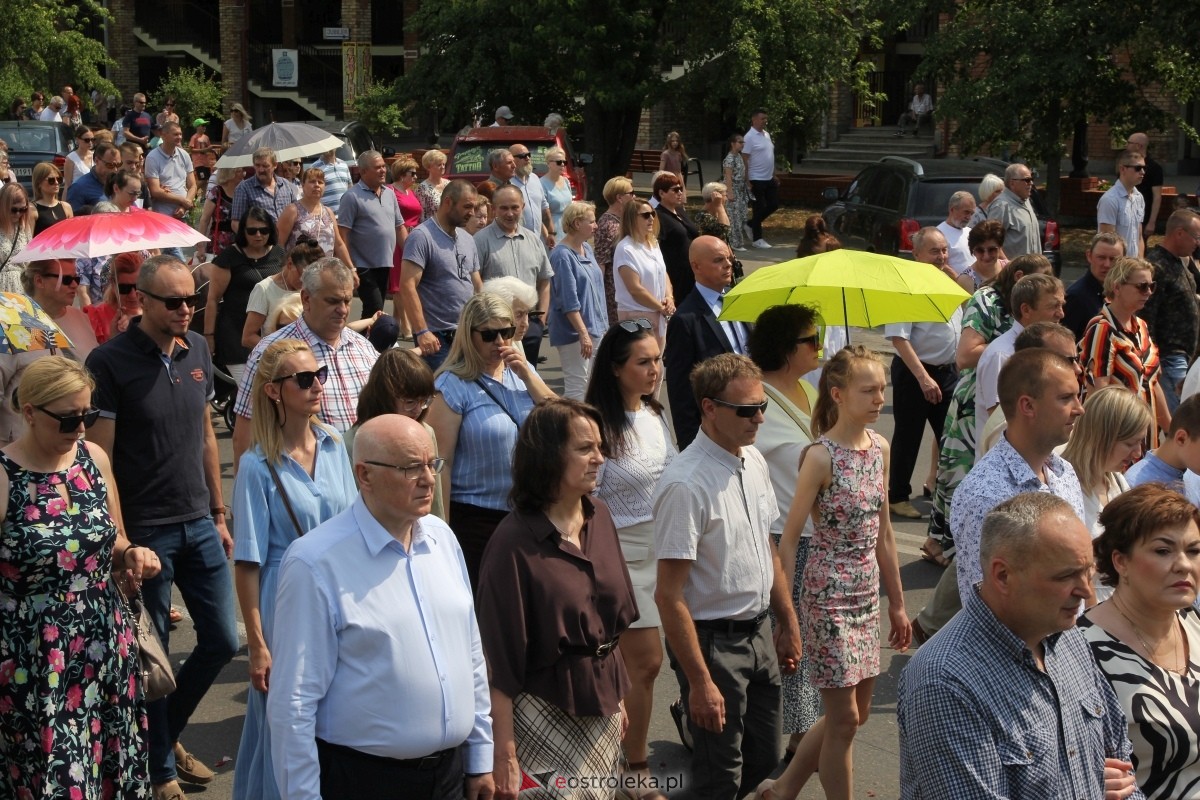 Boże Ciało 2024 - procesja w parafii pw. św. Antoniego Padewskiego w Ostrołęce [30.05.2024] - zdjęcie #25 - eOstroleka.pl