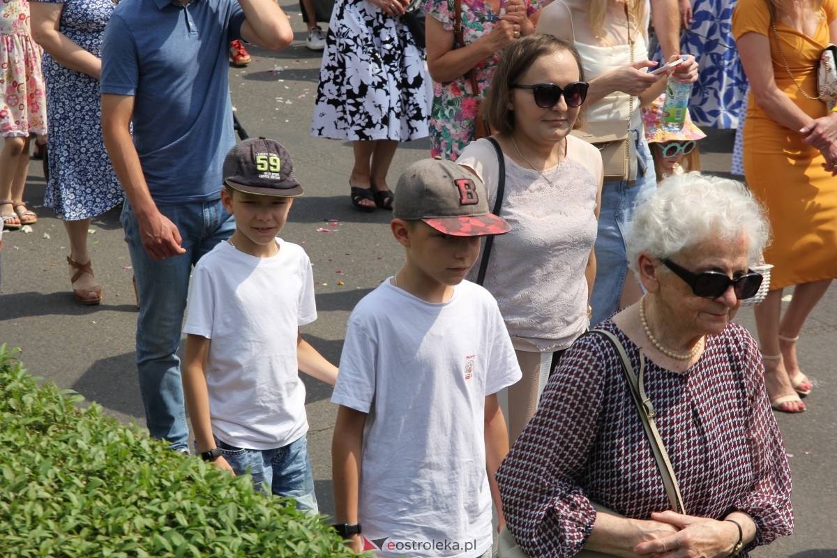 Boże Ciało 2024 - procesja w parafii pw. św. Antoniego Padewskiego w Ostrołęce [30.05.2024] - zdjęcie #21 - eOstroleka.pl