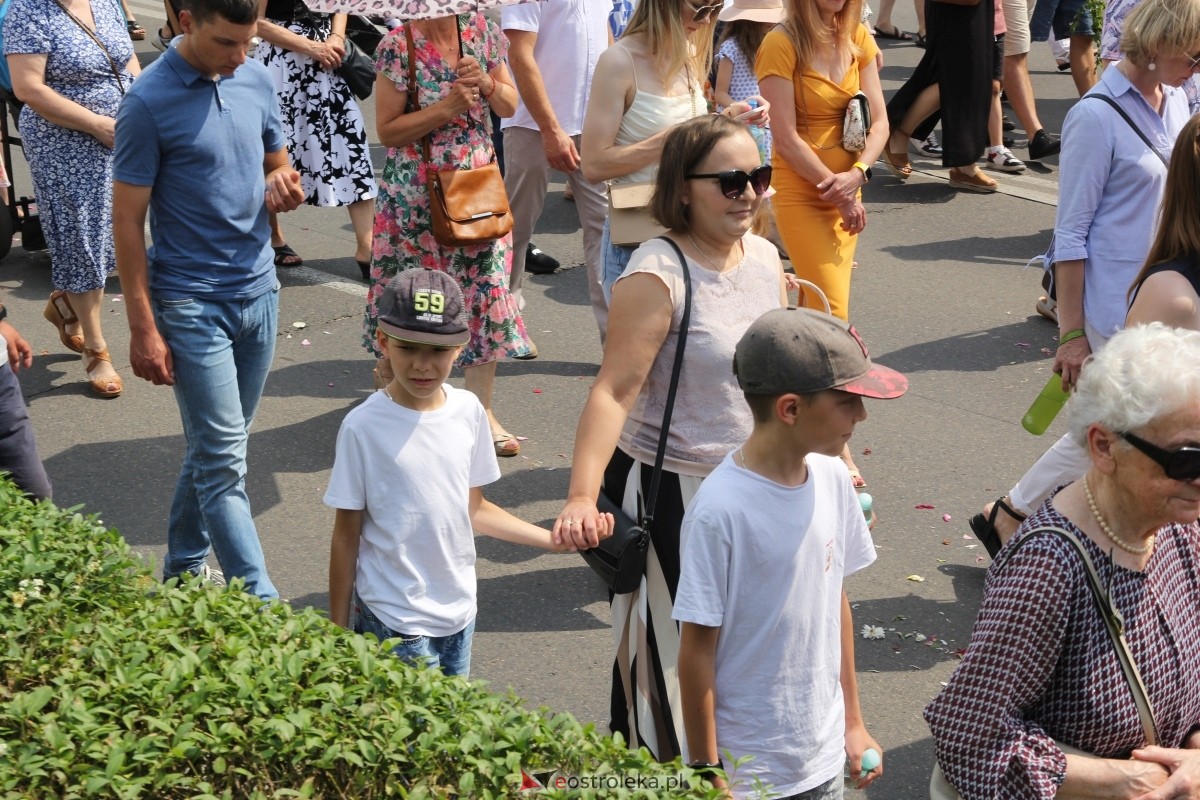 Boże Ciało 2024 - procesja w parafii pw. św. Antoniego Padewskiego w Ostrołęce [30.05.2024] - zdjęcie #20 - eOstroleka.pl