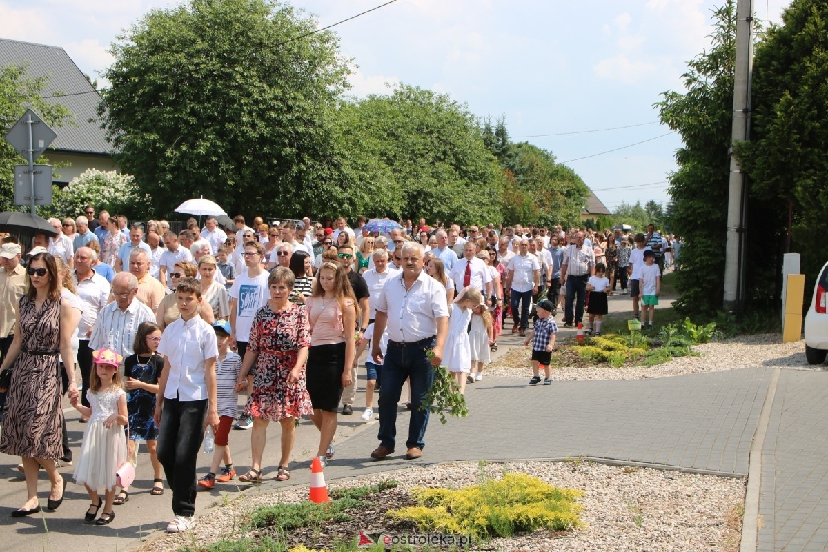 Boże Ciało 2024 na Stacji w Ostrołęce: Uroczysta procesja ulicami osiedla [30.05.2024]] - zdjęcie #18 - eOstroleka.pl