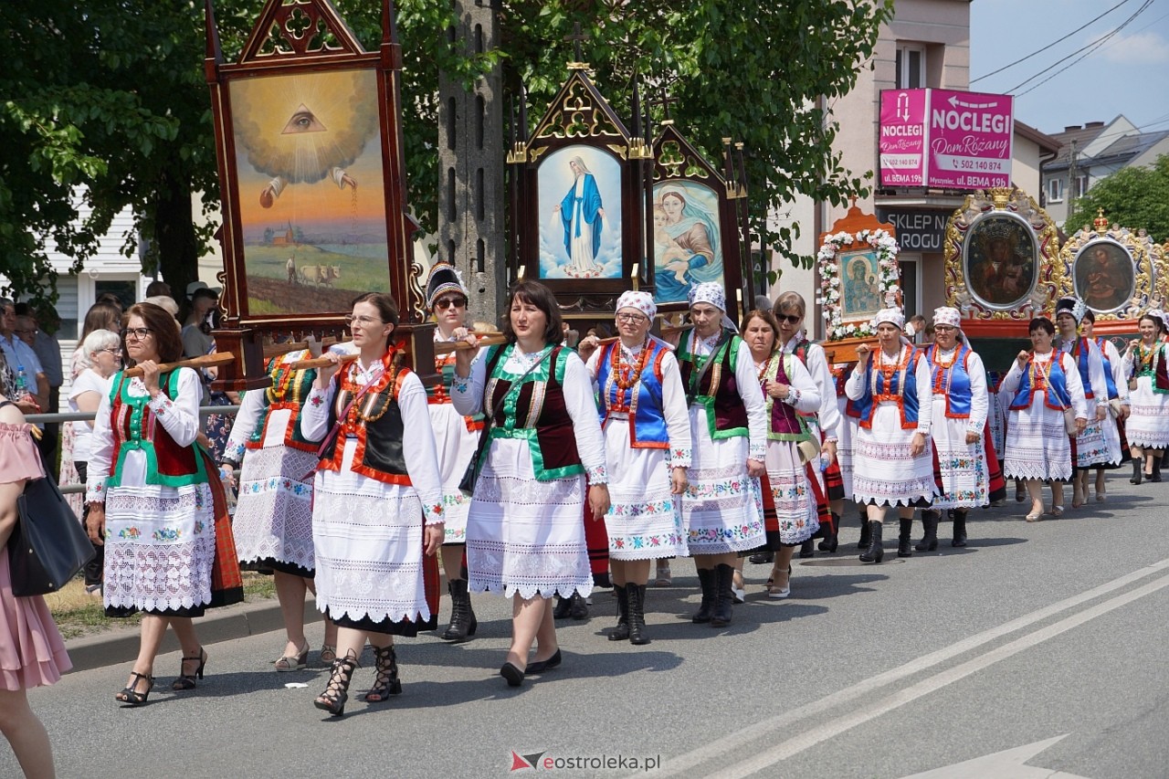 Boże Ciało 2024: Procesja w Myszyńcu [30.05.2024] - zdjęcie #137 - eOstroleka.pl