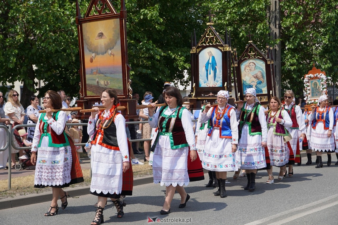 Boże Ciało 2024: Procesja w Myszyńcu [30.05.2024] - zdjęcie #136 - eOstroleka.pl