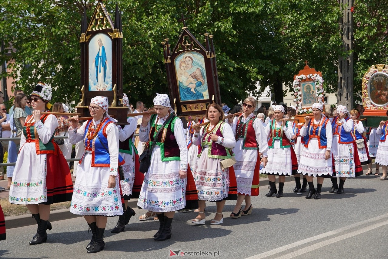 Boże Ciało 2024: Procesja w Myszyńcu [30.05.2024] - zdjęcie #134 - eOstroleka.pl