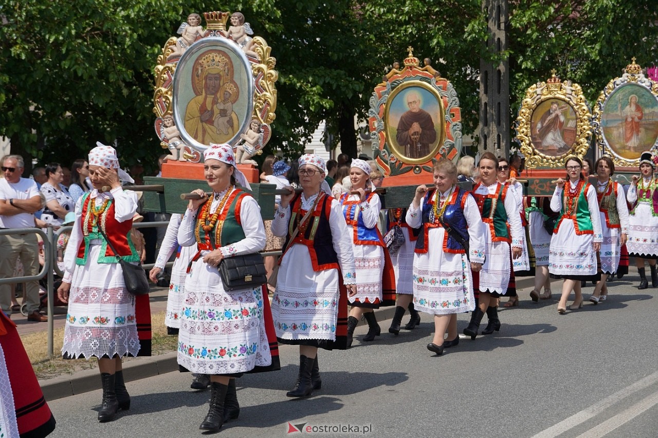 Boże Ciało 2024: Procesja w Myszyńcu [30.05.2024] - zdjęcie #125 - eOstroleka.pl