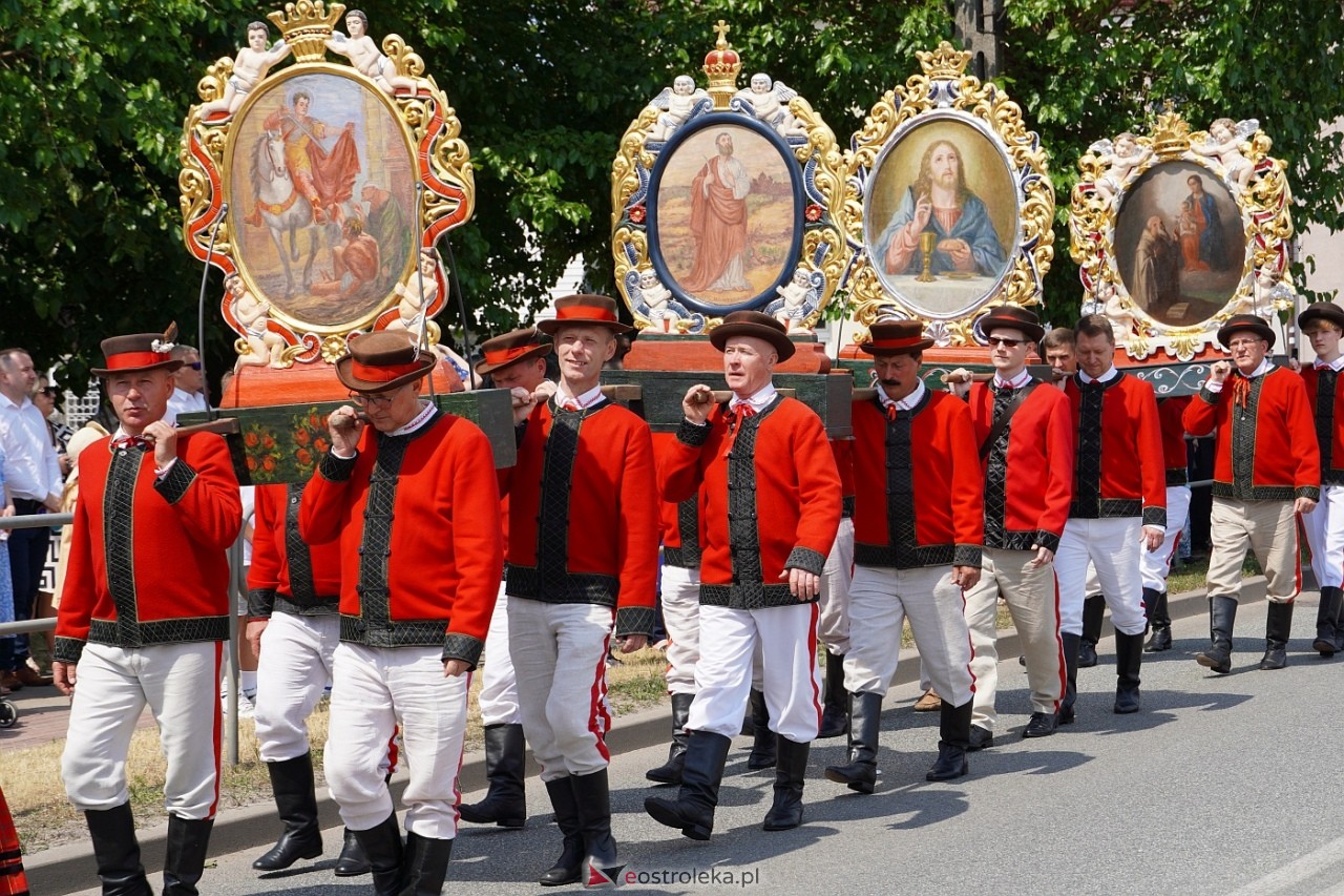 Boże Ciało 2024: Procesja w Myszyńcu [30.05.2024] - zdjęcie #119 - eOstroleka.pl