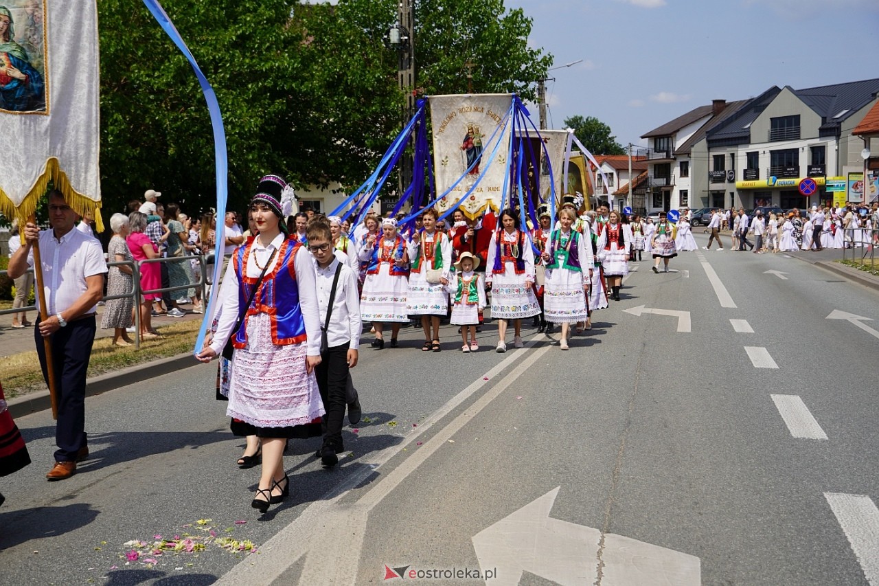 Boże Ciało 2024: Procesja w Myszyńcu [30.05.2024] - zdjęcie #107 - eOstroleka.pl