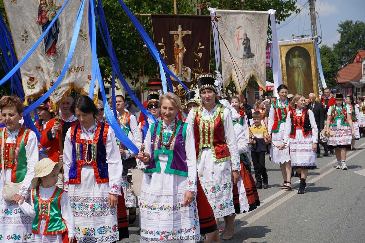 Boże Ciało 2024: Procesja w Myszyńcu [30.05.2024] - zdjęcie #104 - eOstroleka.pl