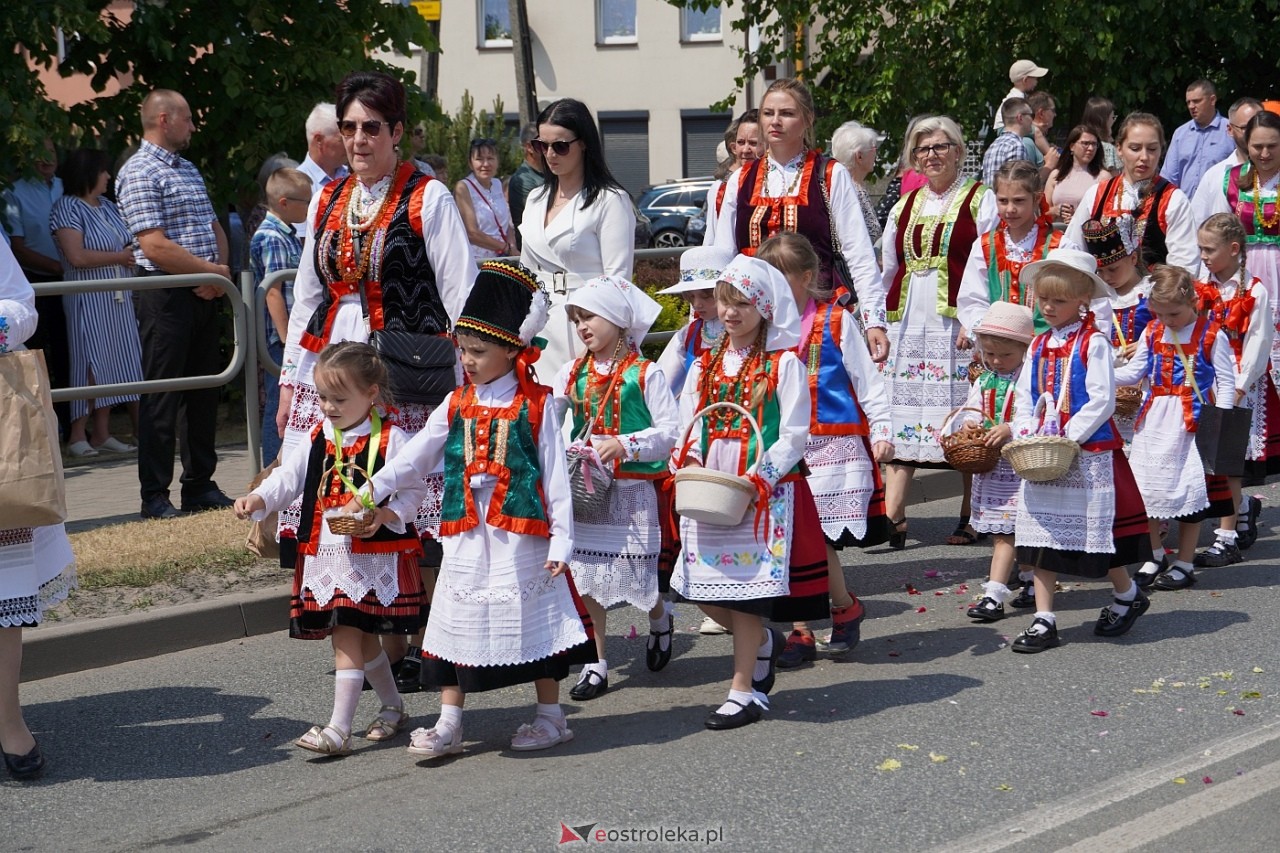 Boże Ciało 2024: Procesja w Myszyńcu [30.05.2024] - zdjęcie #76 - eOstroleka.pl