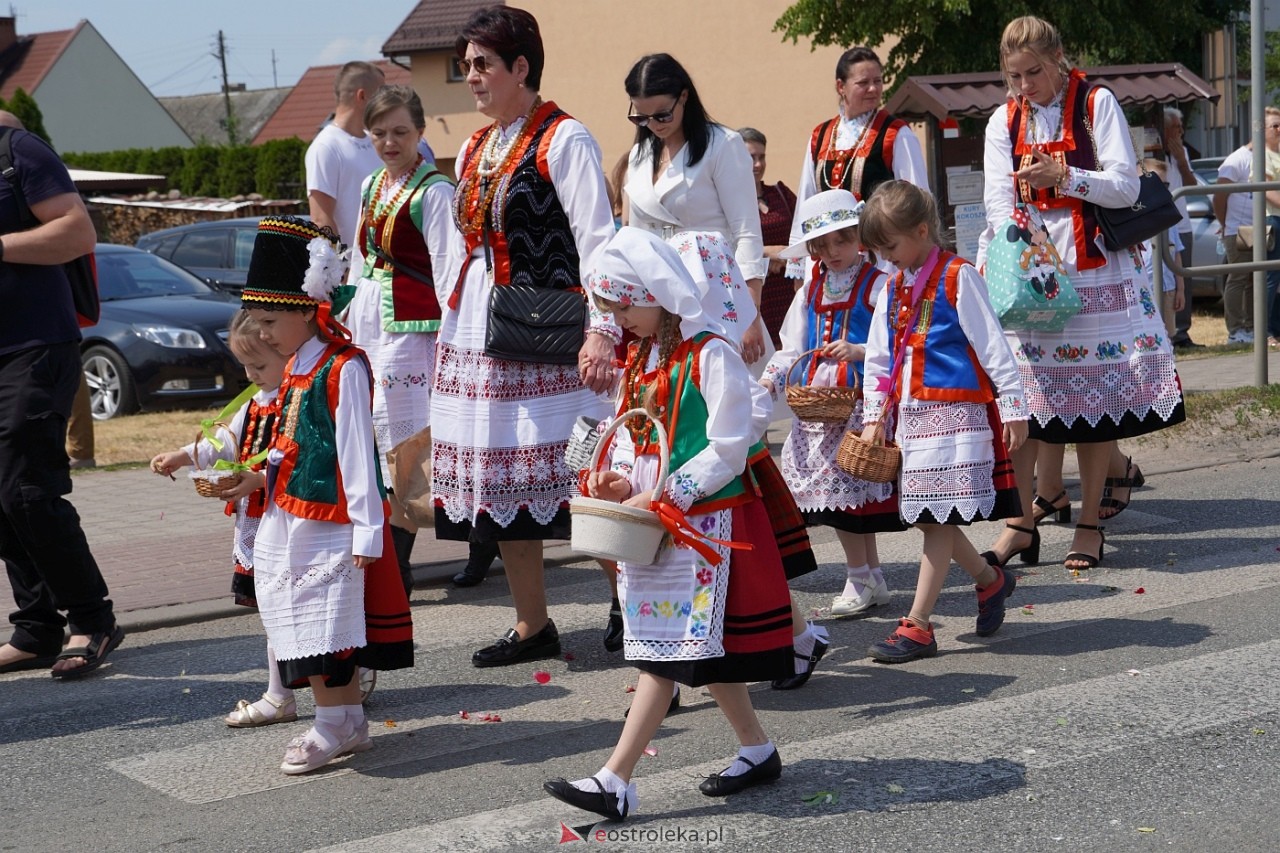 Boże Ciało 2024: Procesja w Myszyńcu [30.05.2024] - zdjęcie #68 - eOstroleka.pl