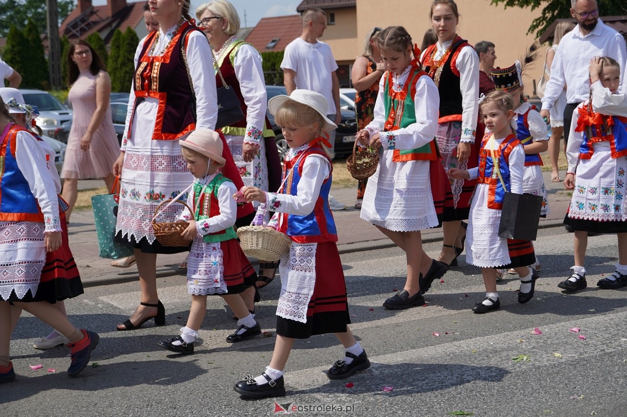 Boże Ciało 2024: Procesja w Myszyńcu [30.05.2024] - zdjęcie #65 - eOstroleka.pl