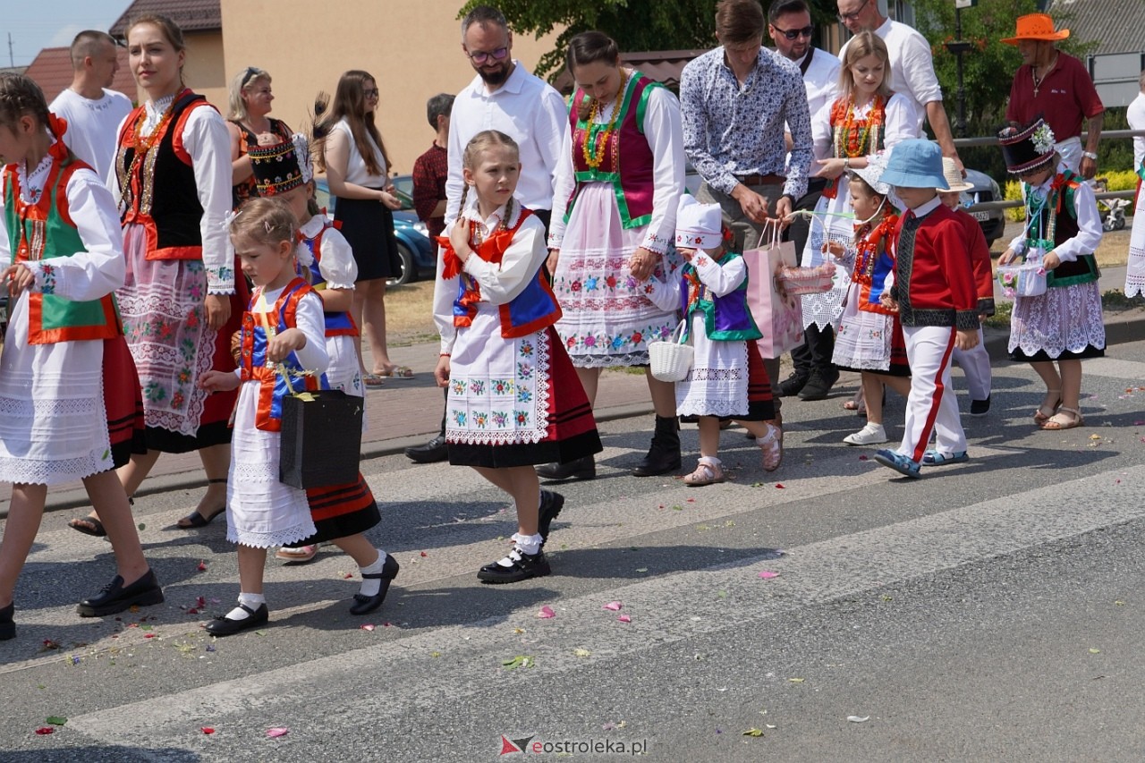 Boże Ciało 2024: Procesja w Myszyńcu [30.05.2024] - zdjęcie #64 - eOstroleka.pl