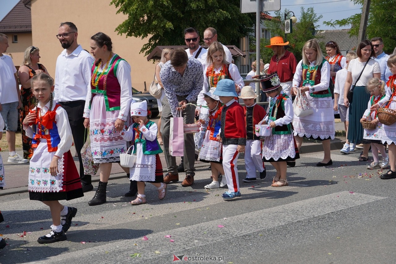 Boże Ciało 2024: Procesja w Myszyńcu [30.05.2024] - zdjęcie #63 - eOstroleka.pl