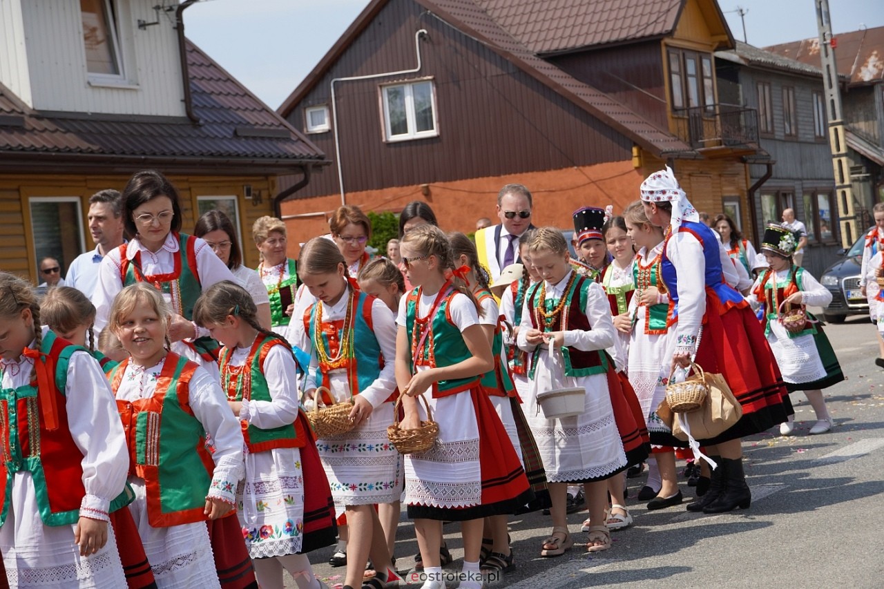 Boże Ciało 2024: Procesja w Myszyńcu [30.05.2024] - zdjęcie #46 - eOstroleka.pl