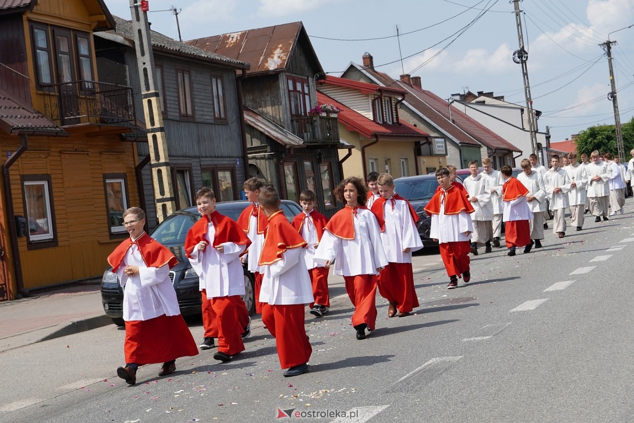 Boże Ciało 2024: Procesja w Myszyńcu [30.05.2024] - zdjęcie #41 - eOstroleka.pl