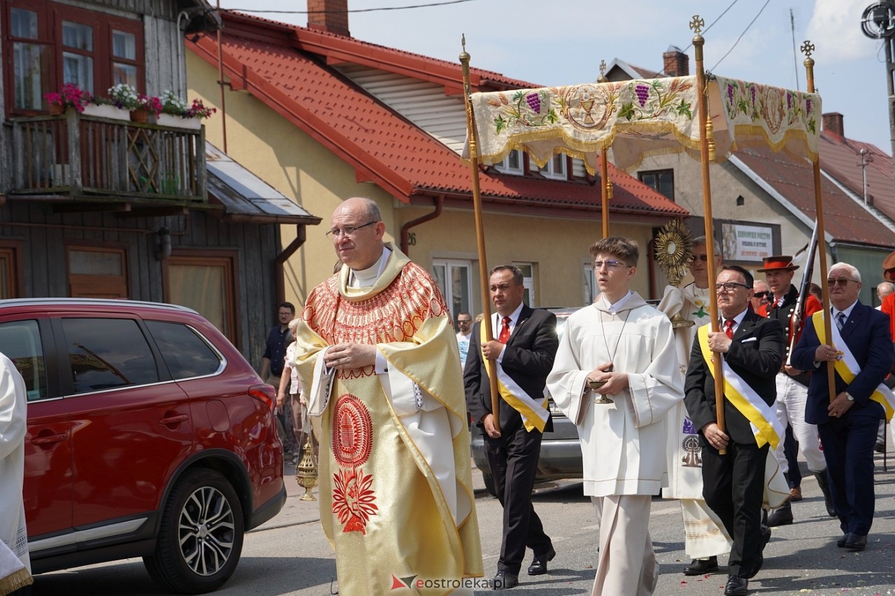 Boże Ciało 2024: Procesja w Myszyńcu [30.05.2024] - zdjęcie #38 - eOstroleka.pl