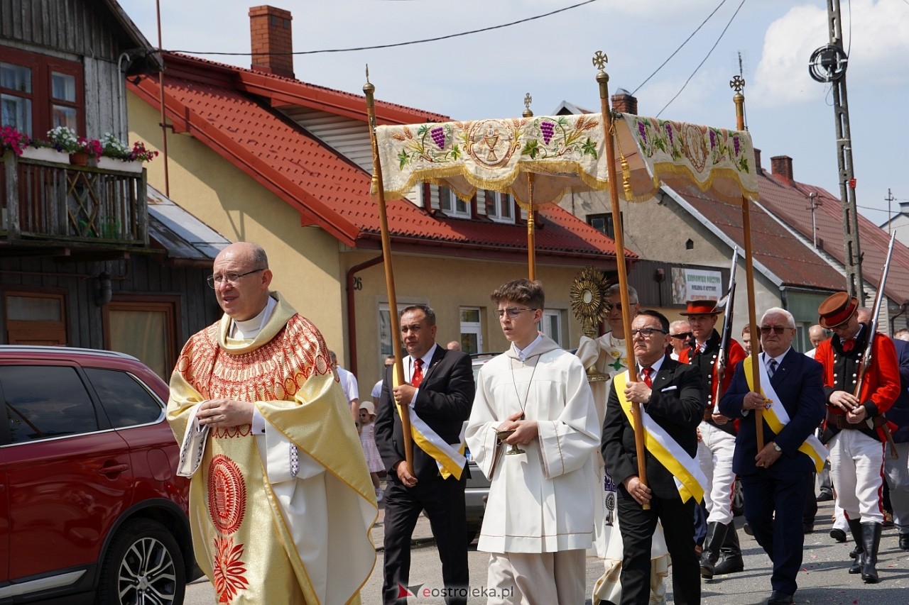 Boże Ciało 2024: Procesja w Myszyńcu [30.05.2024] - zdjęcie #37 - eOstroleka.pl