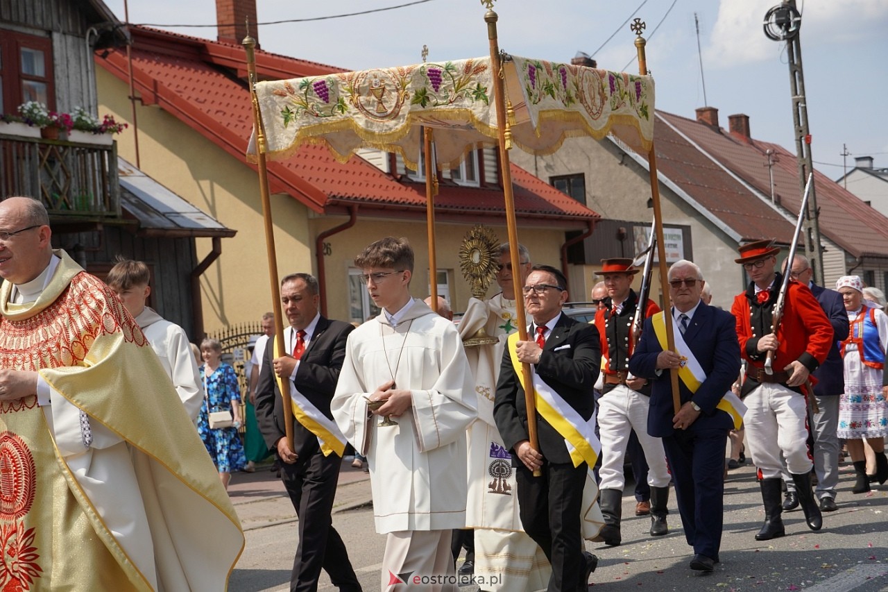 Boże Ciało 2024: Procesja w Myszyńcu [30.05.2024] - zdjęcie #36 - eOstroleka.pl