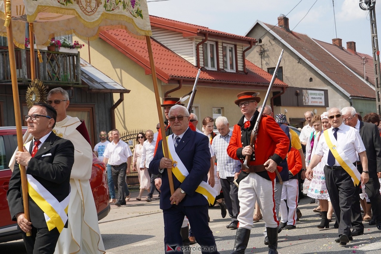 Boże Ciało 2024: Procesja w Myszyńcu [30.05.2024] - zdjęcie #34 - eOstroleka.pl