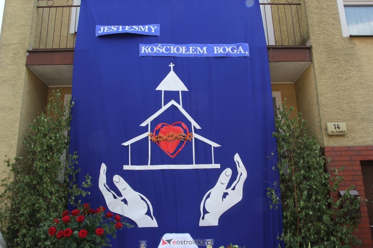 Boże Ciało 2024: Procesja w kościele pw. Nawiedzenia NMP w Ostrołęce [30.05.2024] - zdjęcie #170 - eOstroleka.pl