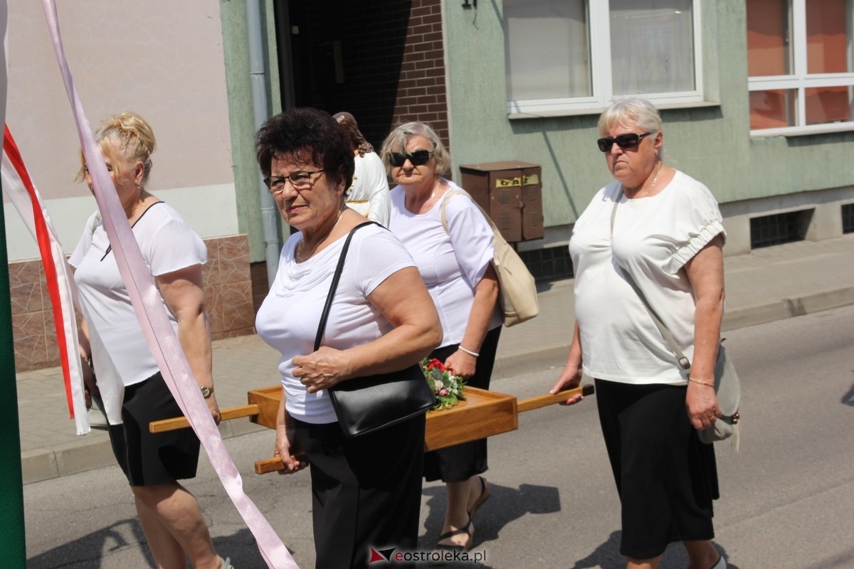 Boże Ciało 2024: Procesja w kościele pw. Nawiedzenia NMP w Ostrołęce [30.05.2024] - zdjęcie #165 - eOstroleka.pl