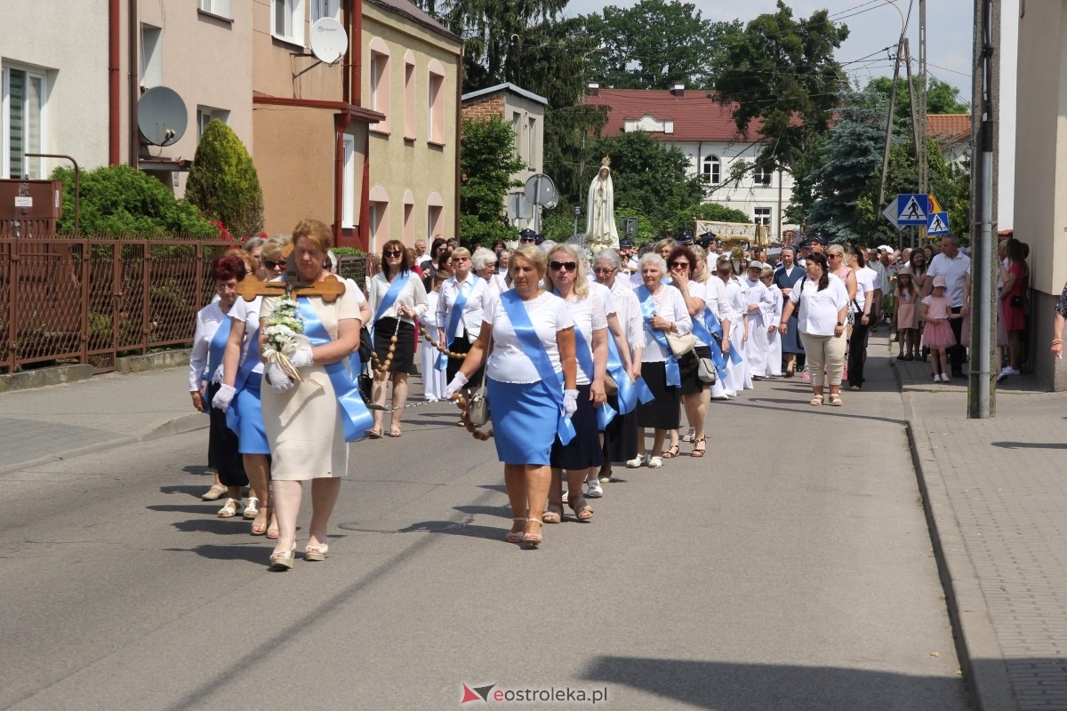 Boże Ciało 2024: Procesja w kościele pw. Nawiedzenia NMP w Ostrołęce [30.05.2024] - zdjęcie #158 - eOstroleka.pl