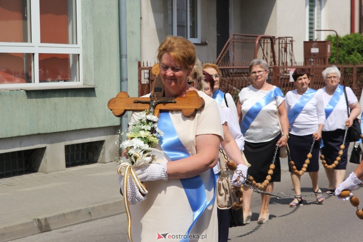 Boże Ciało 2024: Procesja w kościele pw. Nawiedzenia NMP w Ostrołęce [30.05.2024] - zdjęcie #156 - eOstroleka.pl