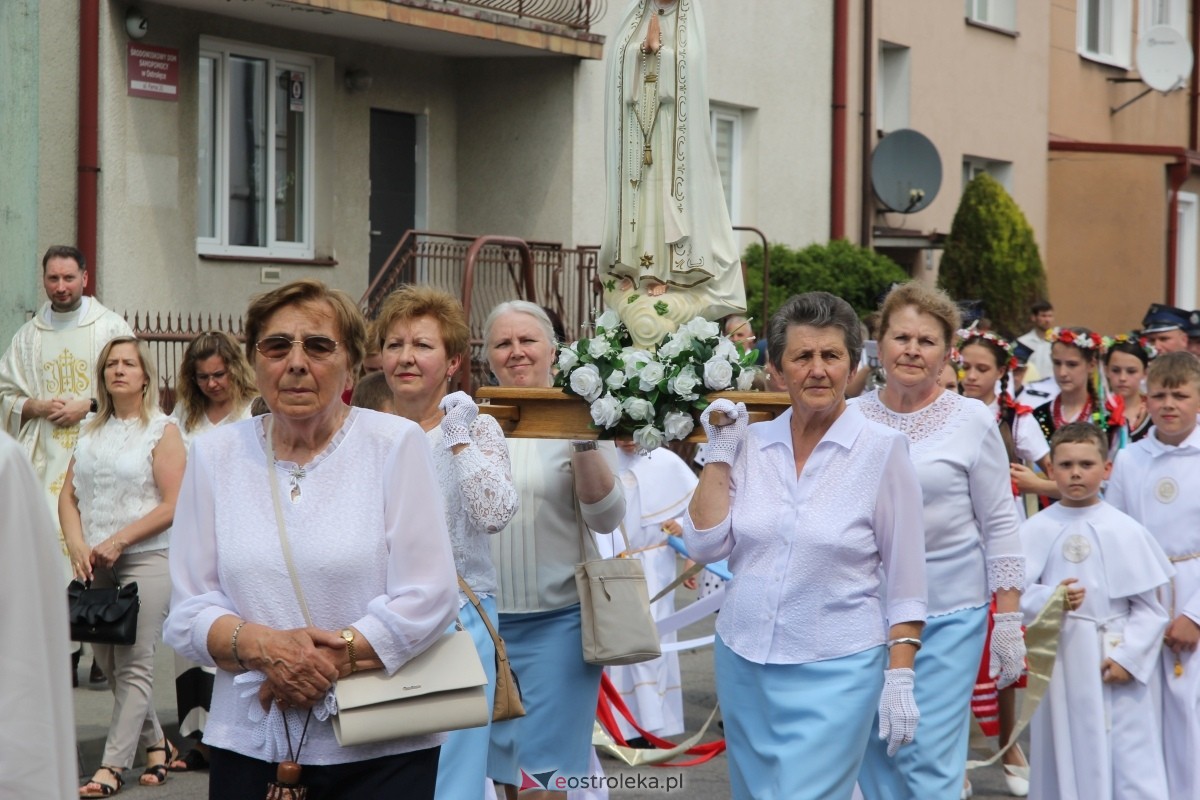 Boże Ciało 2024: Procesja w kościele pw. Nawiedzenia NMP w Ostrołęce [30.05.2024] - zdjęcie #149 - eOstroleka.pl
