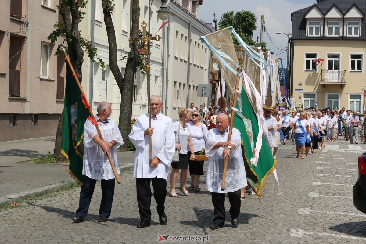 Boże Ciało 2024: Procesja w kościele pw. Nawiedzenia NMP w Ostrołęce [30.05.2024] - zdjęcie #97 - eOstroleka.pl