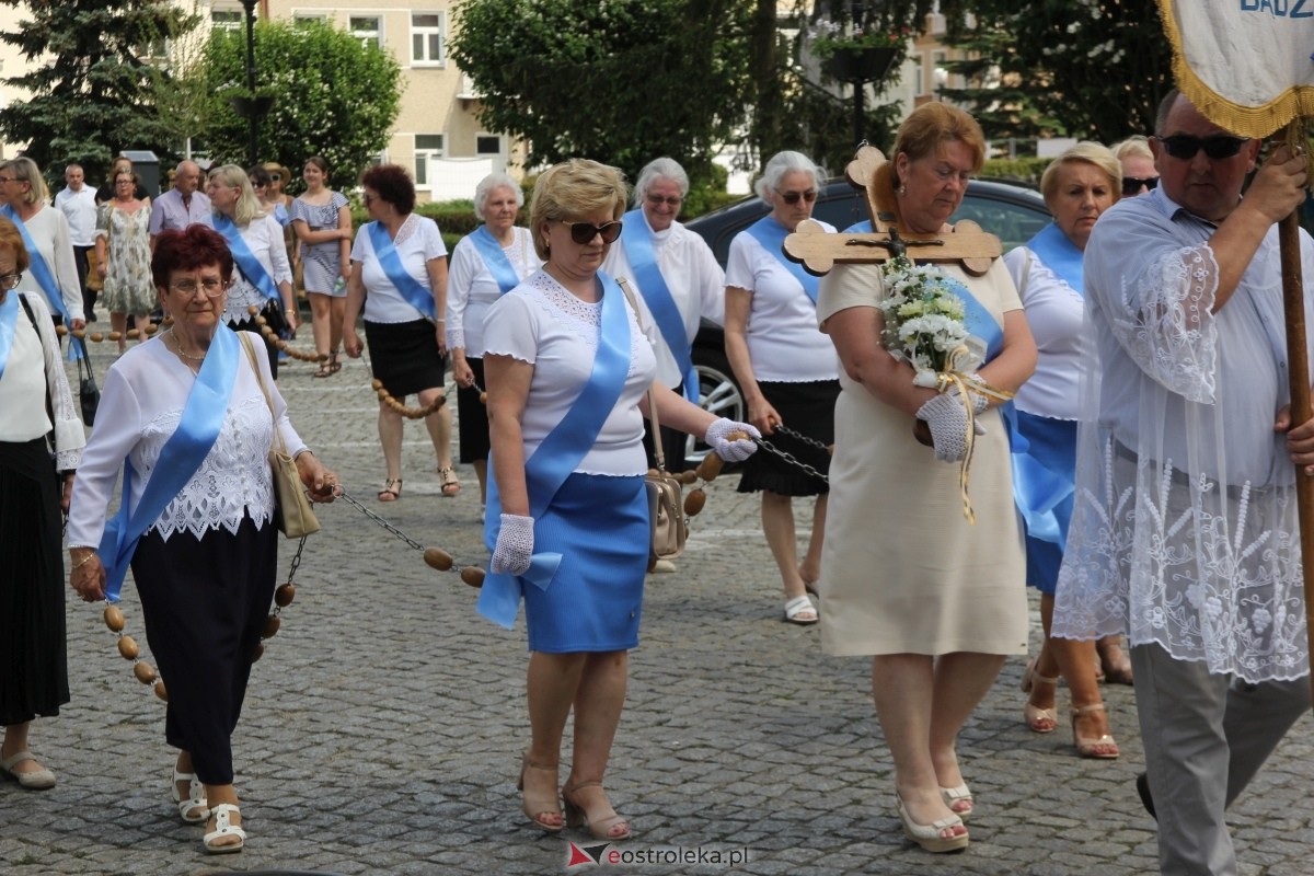 Boże Ciało 2024: Procesja w kościele pw. Nawiedzenia NMP w Ostrołęce [30.05.2024] - zdjęcie #112 - eOstroleka.pl