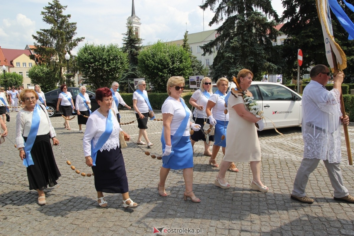 Boże Ciało 2024: Procesja w kościele pw. Nawiedzenia NMP w Ostrołęce [30.05.2024] - zdjęcie #106 - eOstroleka.pl